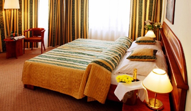 U Divadla (Praha 4) értékelés