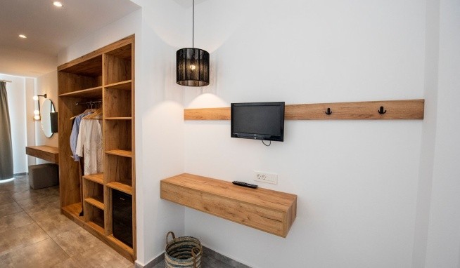 Summer Village recenzie