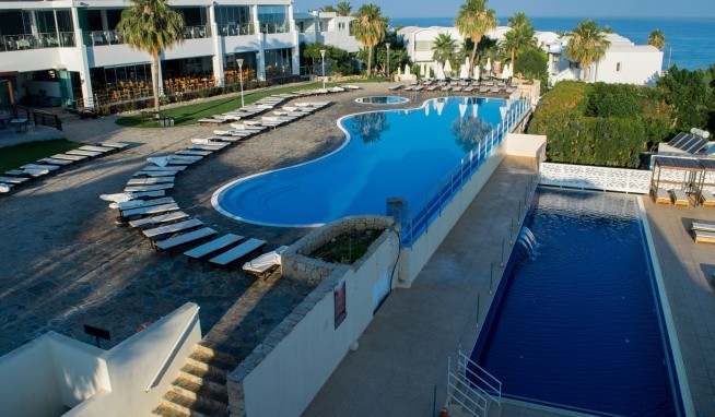 Theo Sunset Bay Holiday Village opinie