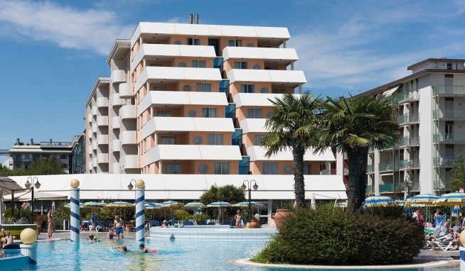 Aparthotel Holiday recenze