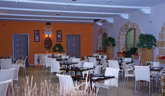 White Dolphin Holiday Complex recenze