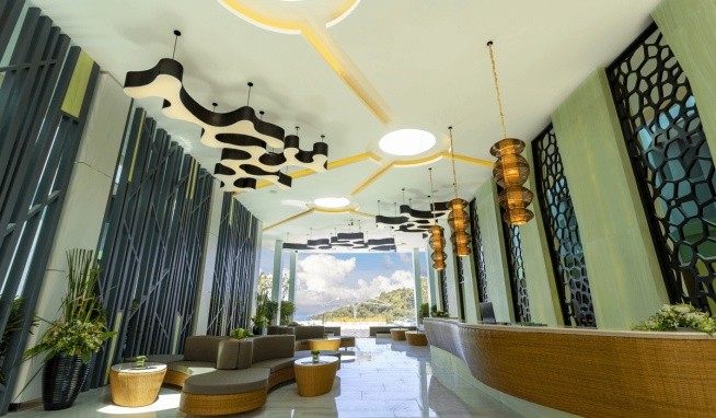 The Crest Resort & Pool Villas Phuket recenze