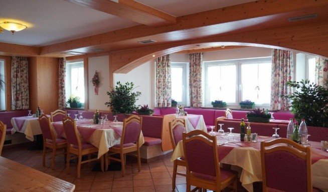 Alpenrose (Passo Rolle) recenze