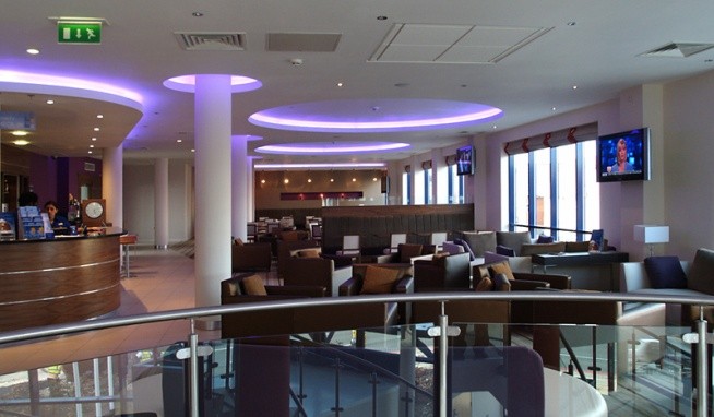 HOLIDAY INN EXPRESS LONDON NEWBURY PARK recenzie