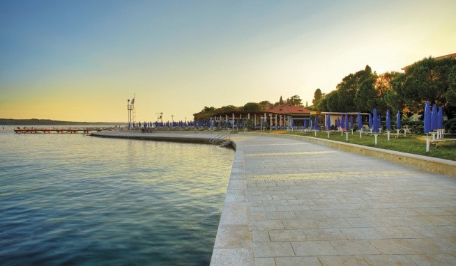 Socializing Hotel Mirna recenzie