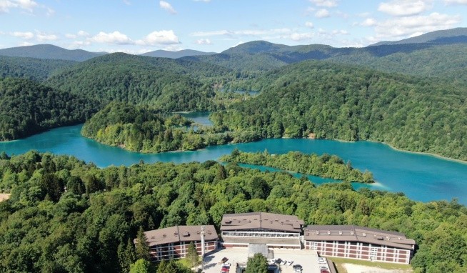 Jezero értékelés