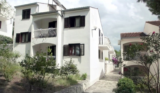 Lavica Beach Apartments értékelés