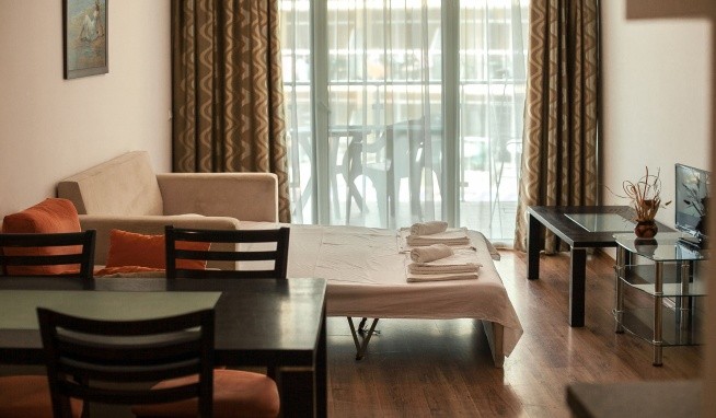 Sunny Holiday Aparthotel recenze