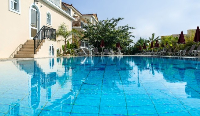 California Beach recenze