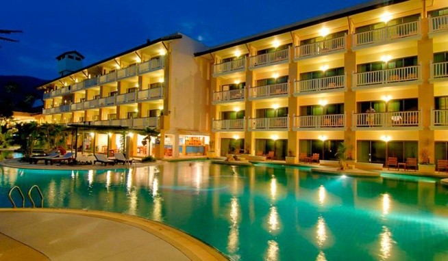 Thara Patong Beach Resort & Spa recenze