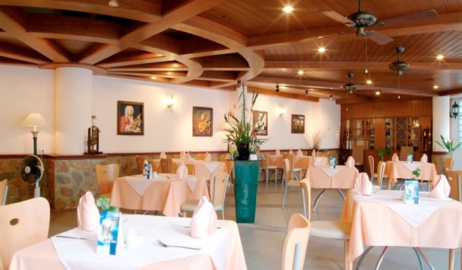 Thara Patong Beach Resort & Spa recenzie