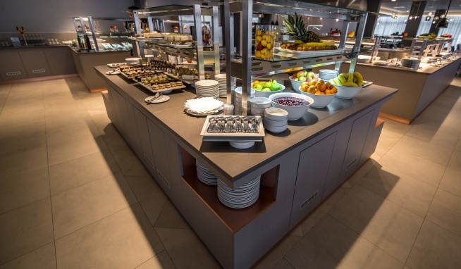 Arena Holiday recenze