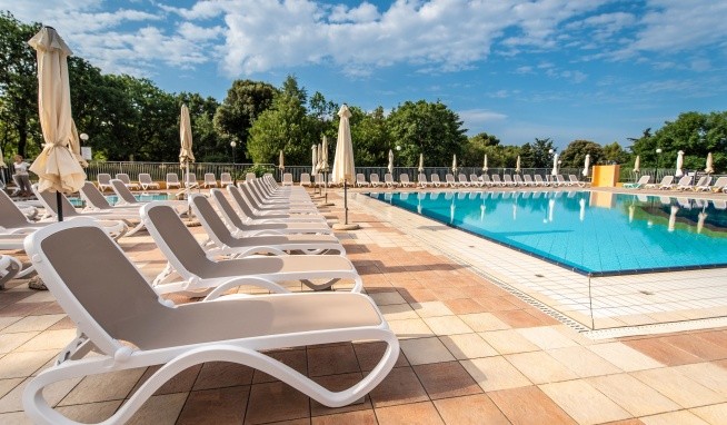 Arena Holiday értékelés
