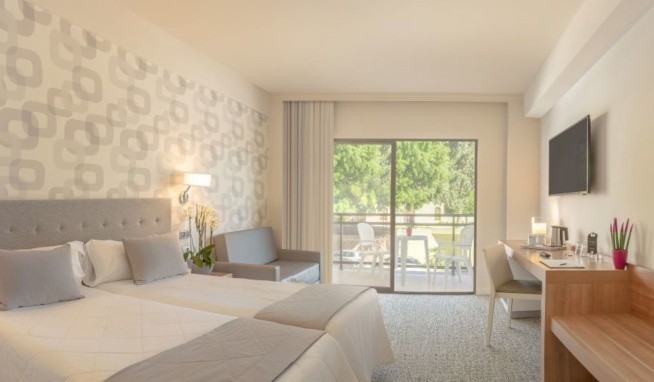 RH Corona del Mar Beach recenze