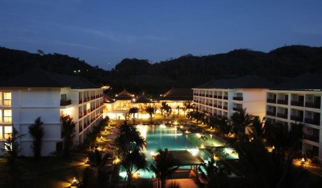 Naithonburi Beach Resort opinie