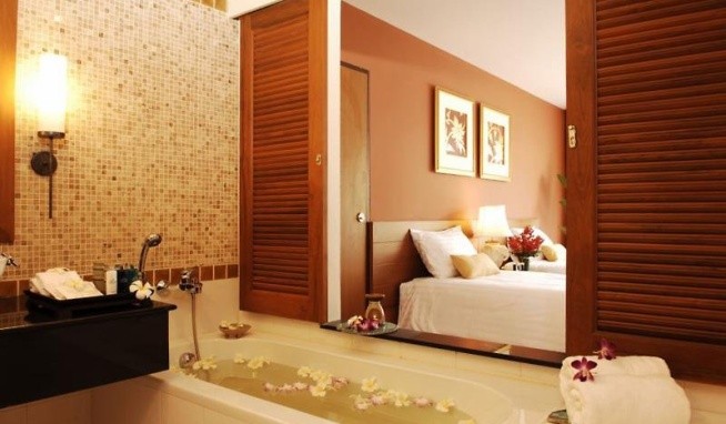 Naithonburi Beach Resort recenzie