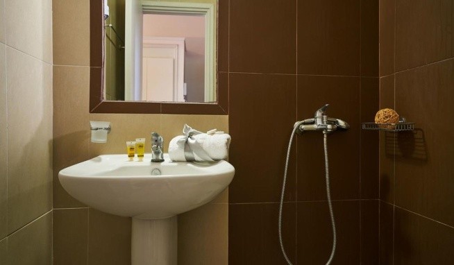 Elena's Studios recenzie