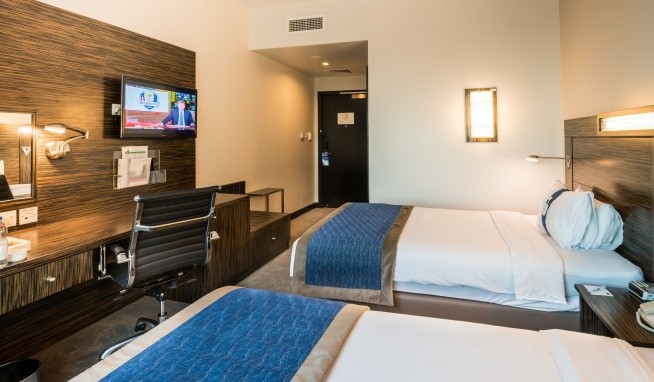 Holiday Inn Express Jumeirah recenze