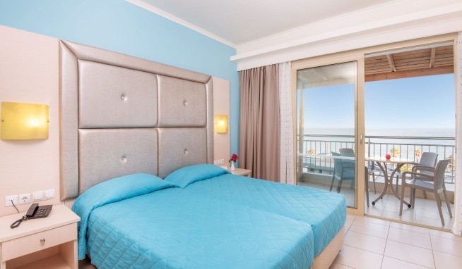 Grand Blue Beach recenzie