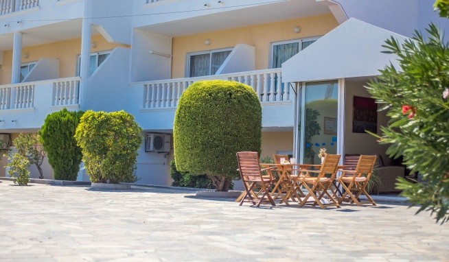 Studia Iatridis recenze