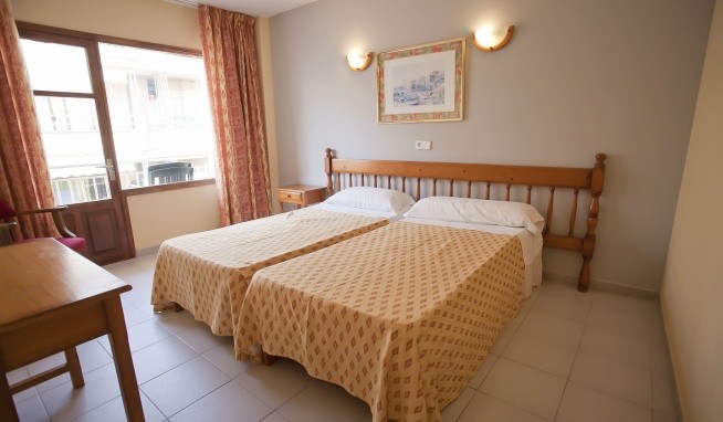 Hostal Bona Vista (S'Illot) recenze