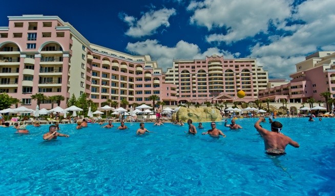 DIT Majestic Beach Resort recenze