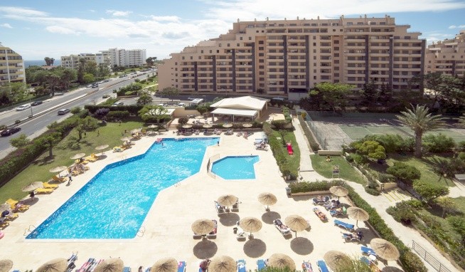 Club Amarilis recenzie