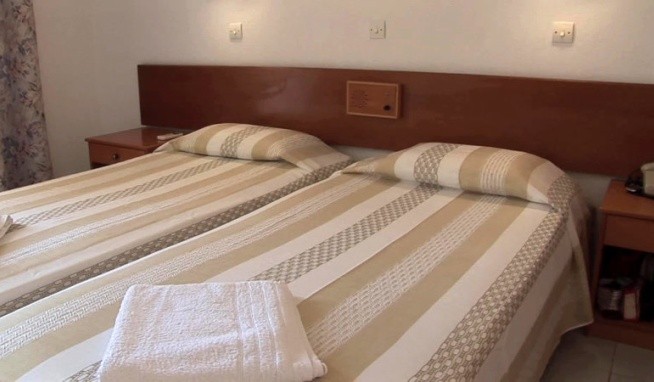 Bayside Katsaras recenze