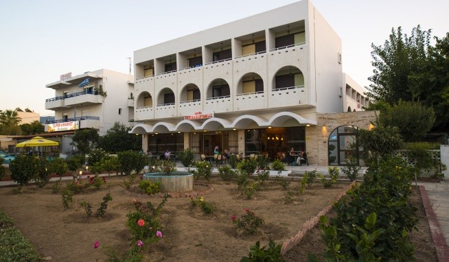 International opinie