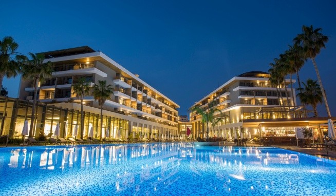 Acanthus & Cennet Barut Collection opinie