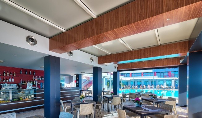 The Views Monumental recenzie