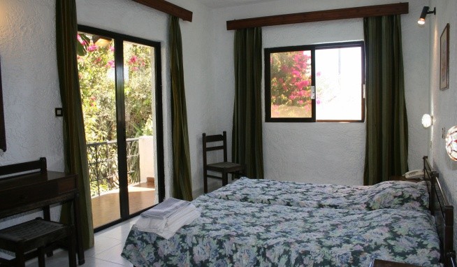 Oasis Hotel Bungalows recenzie