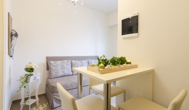 Stelios Gardens recenzie