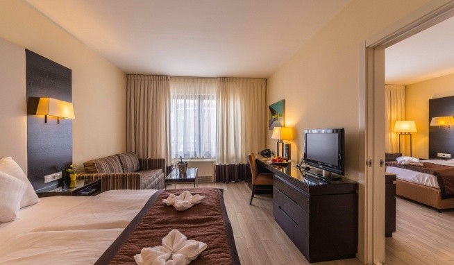 Lions Garden Hotel recenze