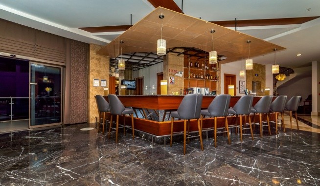 Commodore Elite Suites & SPA recenze