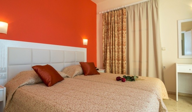 Manolis Apartments recenze