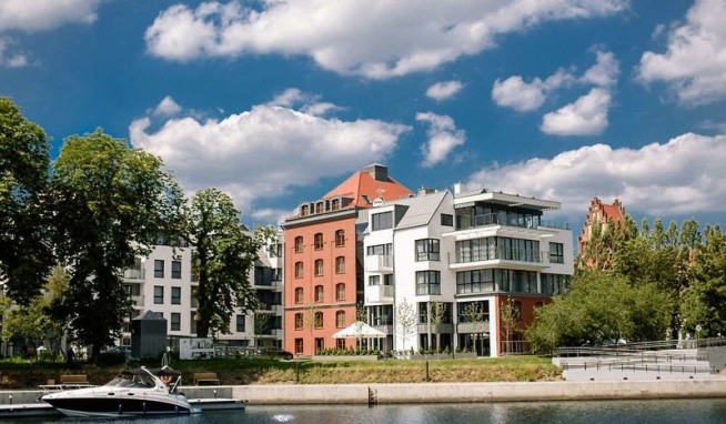 Almond Business & SPA recenzie