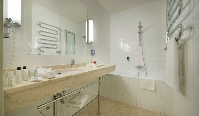 EA Julis értékelés