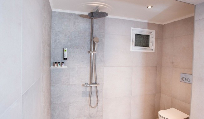 Acrotel Lily Ann Beach recenze