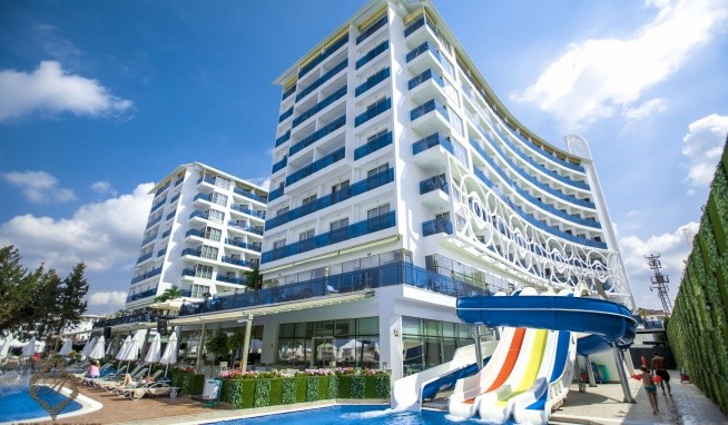 Azura Deluxe Resort & Spa recenzie