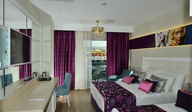 Azura Deluxe Resort & Spa recenze