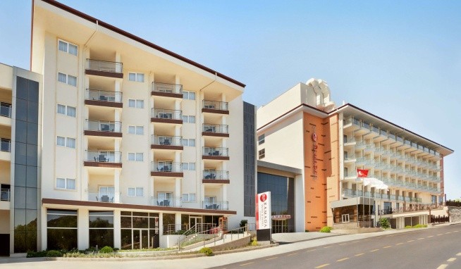 Ramada Hotel & Suites by Wyndham recenze