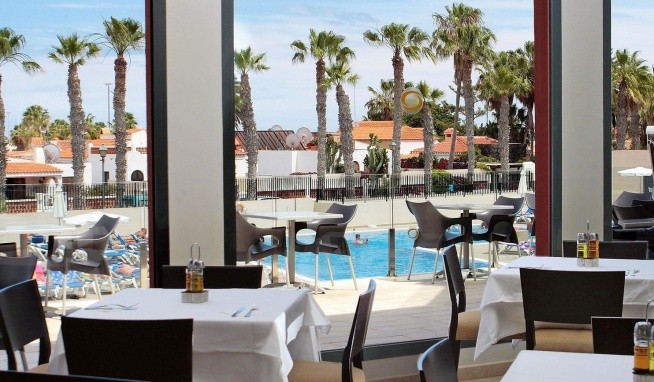 Cay Beach Caleta recenzie