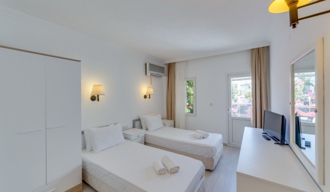 The Hello (ex. Seray) recenze