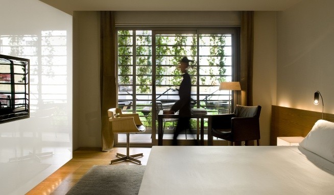 Sir Victor (ex. Omm) recenze