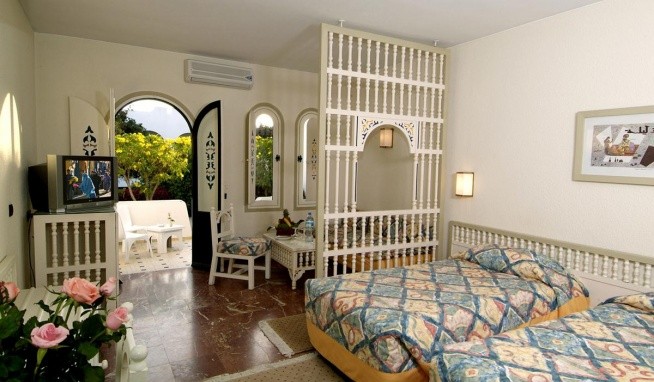 Les Omayades recenze