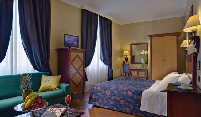 Corona D' Italia recenze