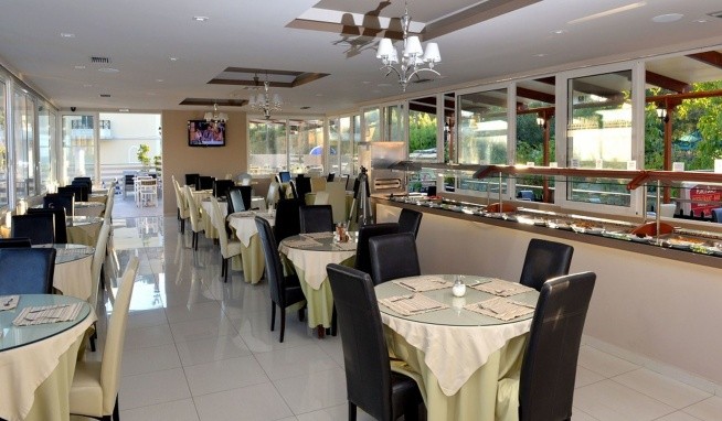 Planos Beach Aparthotel recenze