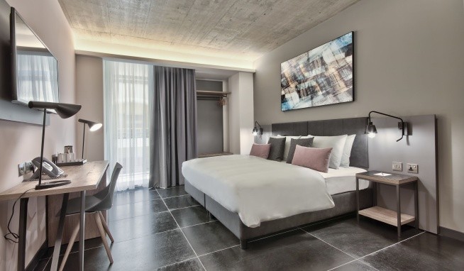 Number 11 St Julian'​s Malta - Handwritten Collection opinie