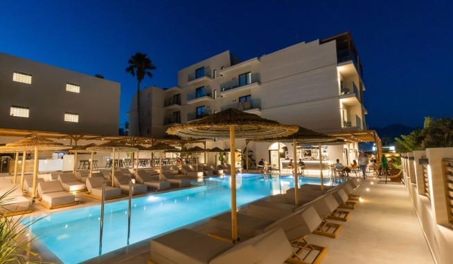 Cabana Blu Hotel & Suites értékelés